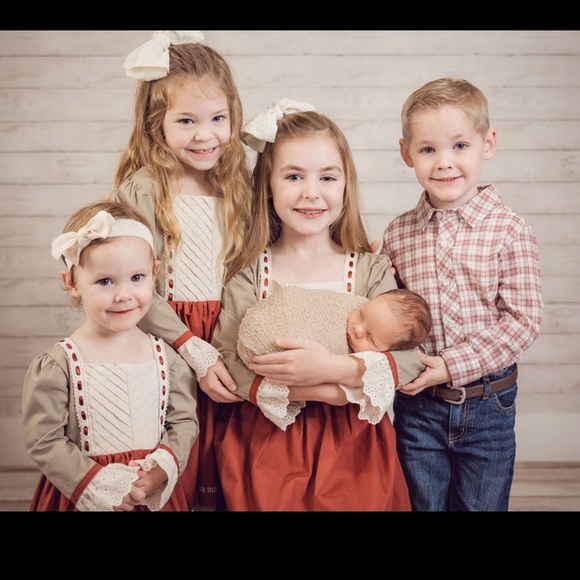 Meet your Posher, Mitzi - Picture 8 of 8